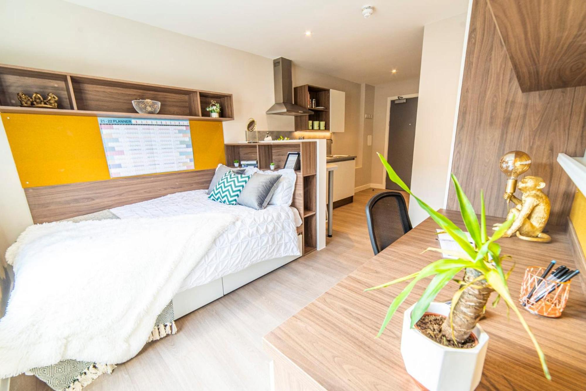 Stylish Studio Accommodations With Kitchen At Brewer'S Court In Edinburg Exteriör bild